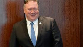 بومبيو يجري زيارة رسمية إلى روسيا للقاء الرئيس الروسي فلاديمير بوتين