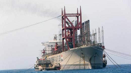 تذبذب أسعار النفط والأسهم الأمريكية والأسيوية نتيجة التوترات التجارية بين واشنطن وبكين