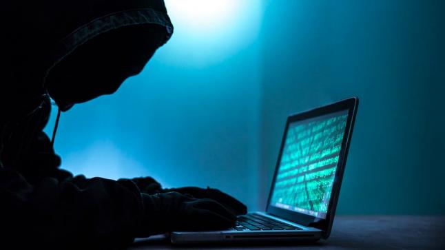 قرصنة ضخمة تضرب تويتر.. أوباما وبايدن في عين العاصفة