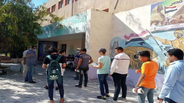 تفتيش طلاب الثانوية العامة ثلاث مرات في لجنة الإمتحانات