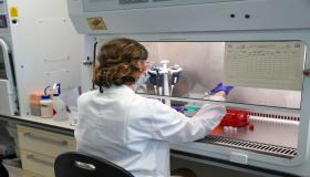 انباء عن توافر لقاح أكسفورد لعلاج كورونا في سبتمبر