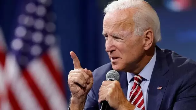 تقارير: بايدن يدرس دعم أوكرانيا بالأسلحة الثقيلة