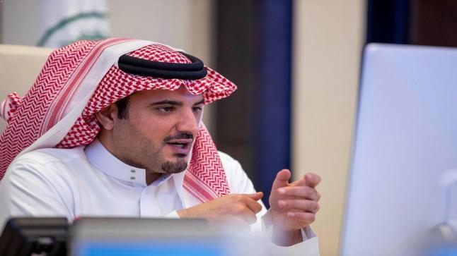 وزير الداخلية ورئيس لجنة الحج العليا يبحث مع قادة القطاعات الأمنية خطة الحج