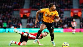 منافسة إيطالية إنجليزية على الدبابة آداما تراوري نجم ولفرهامبتون الإنجليزي