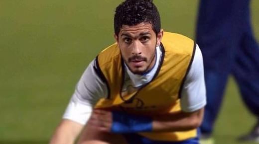 أنهيار أيمن أشرف لاعب نادي سموحة لوفاة والدته ولاعبي النادي الأهلي ينعونه