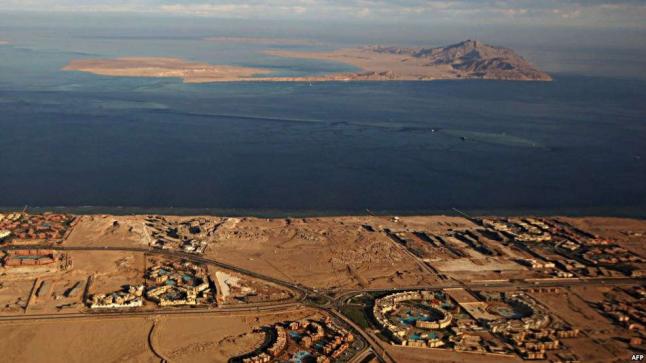 القضاء الإداري يُغرم السيسي 800 جنية ويحكم بمصرية تيران وصنافير