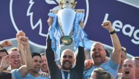 المدير الفني لفريق مانشستر سيتي بيب جوارديولا يفوز بجائزة أفضل مدرب في انجلترا