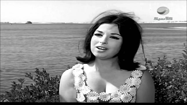 نجاة الصغيرة تفاجئ جمهورها بأغنيتها جديدة كل الكلام بعد 15 عاما